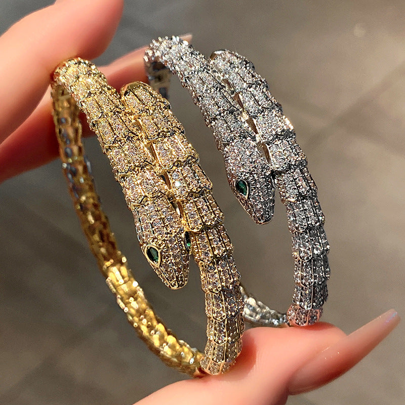 Domineering Imitation Snake Scale Snake Shape Bracelet European and American Personality Green Eye Snake Bracelet Retro Fashion Cross-Border Punk Jewelry